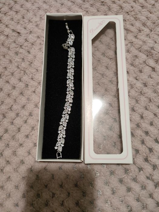 Zestaw kolczyki plus bransoletka ślubna