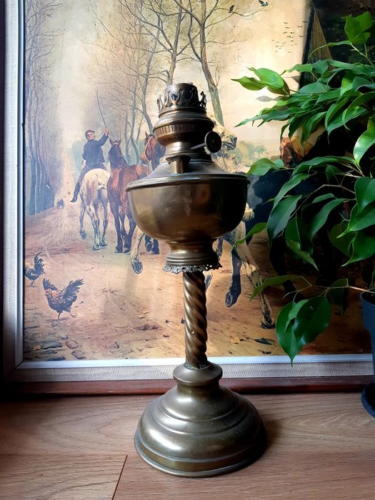 Piekna lampa naftowa Francja