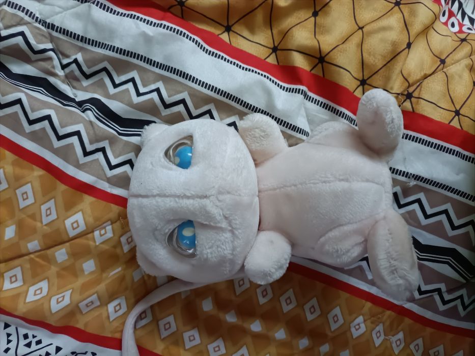 Pokémon peluche interativo