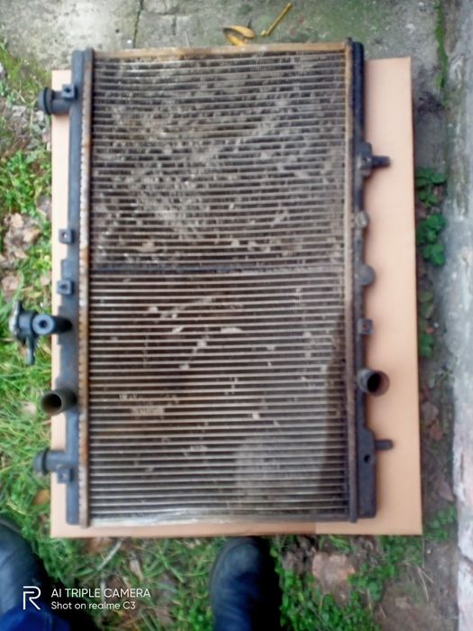 Радіатор джілі бу