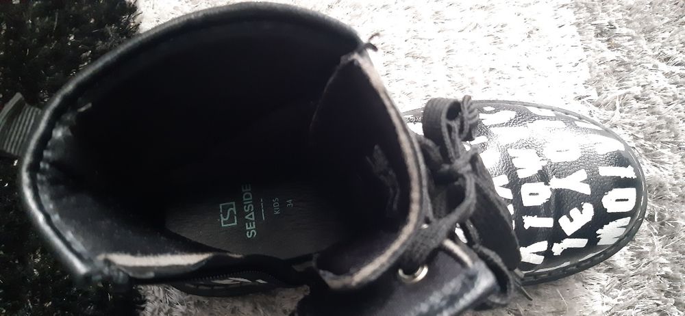 Botas SEASIDE Pretas e Brancas cano baixo 34