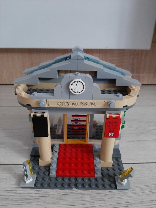 LEGO City 60008 Włamanie do Muzeum Lego Police