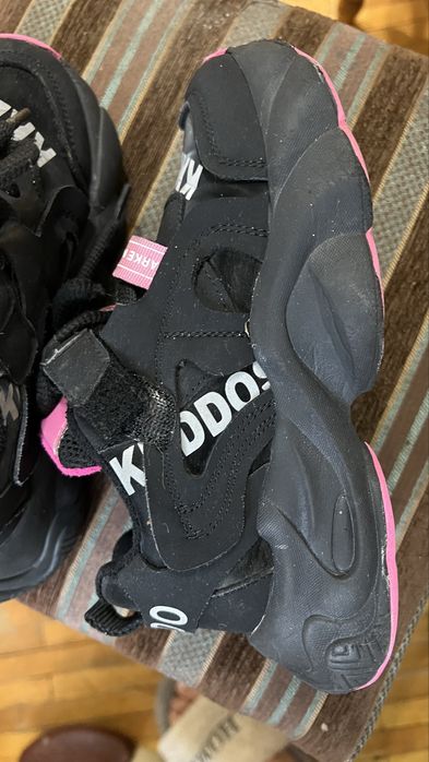 Кросівки на дівчинку