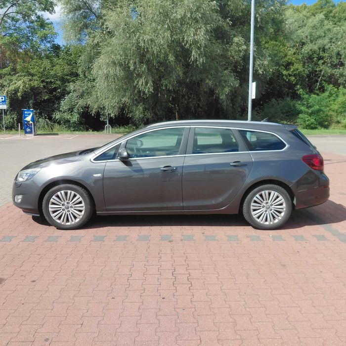 Opel Astra J 1.7 CDTI 110 KM | Kombi | 2011 | Diesel | Manual