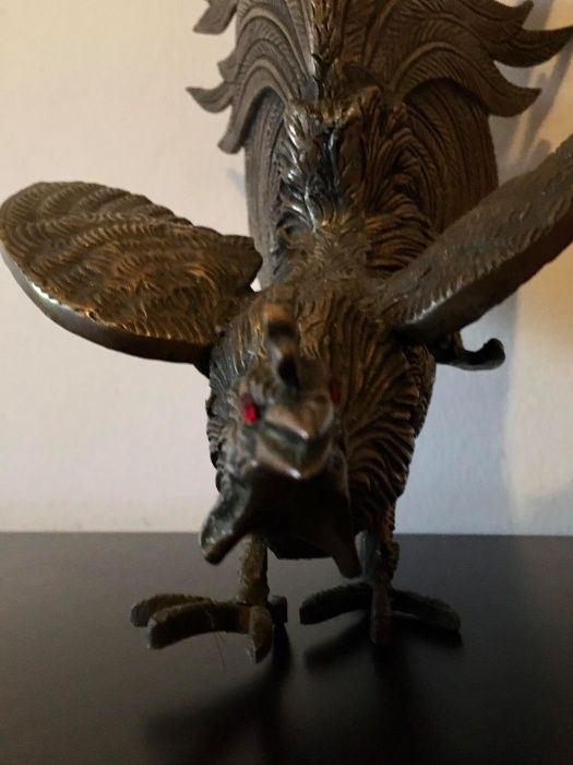 Galos de decoração em bronze