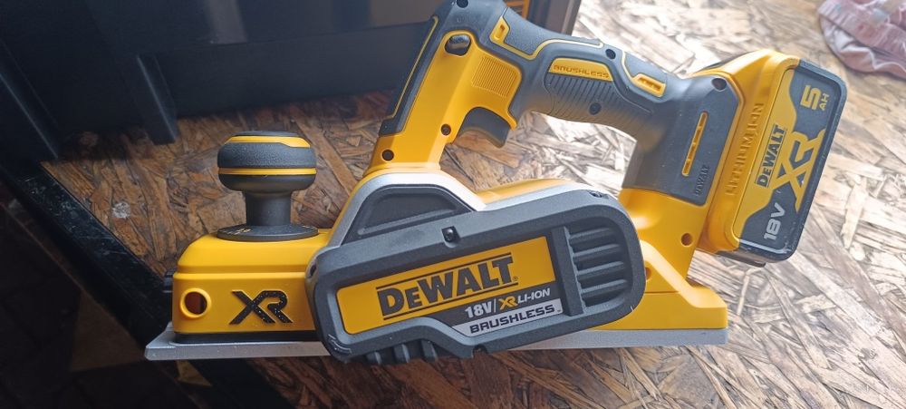 Strug dewalt dcp580p2t