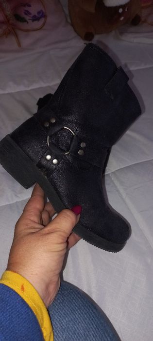 Botas pretas nr 33
