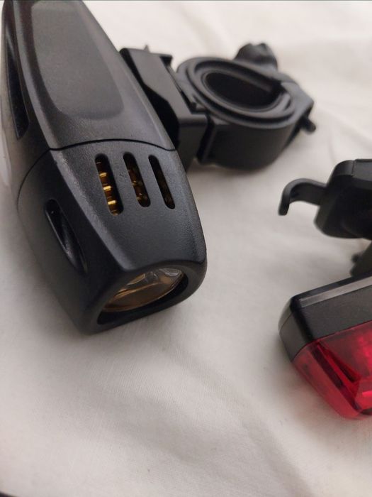 Zestaw lampek rowerowych 300 lumenów przednia tylna LED ładowanie USB