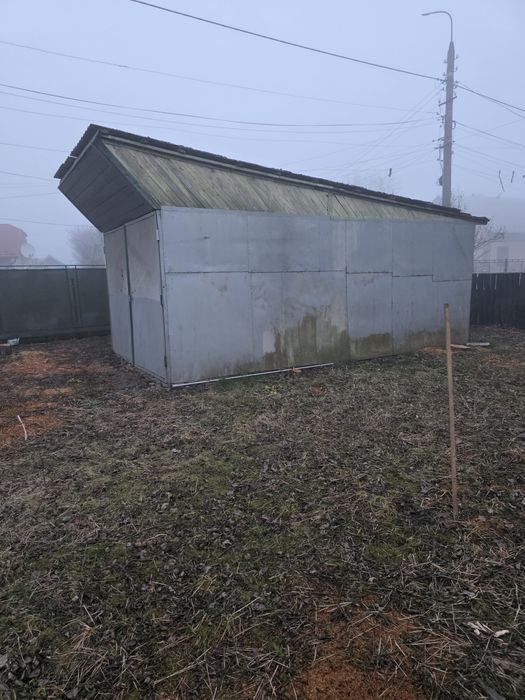 Гараж металевий  6.20 на 4  , криша шифер   .