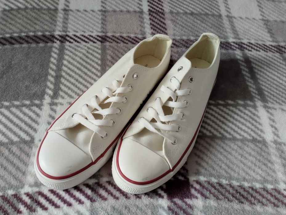 NOWY Trampki tenisówki buty sportowe rozmiar 40    wkładka 25.5 cm