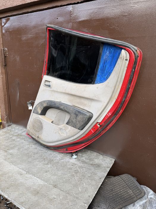 Дверь зад в сборе Mitsubishi l200 год 08 митсубиси л200