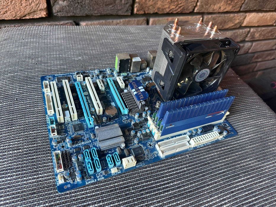 GA-870A-UD3 + Phenom II X4 965 BE + 16Гб DDR3