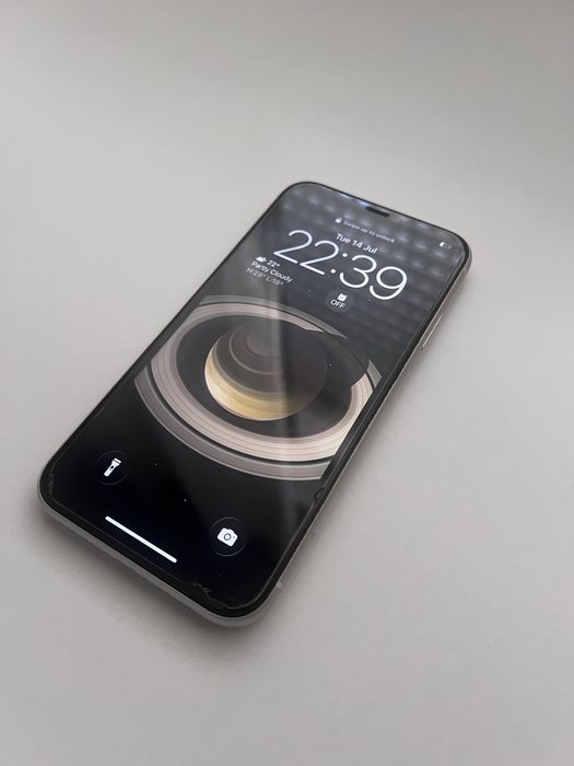 Iphone 11 branco com 64Gb, recondicionado.