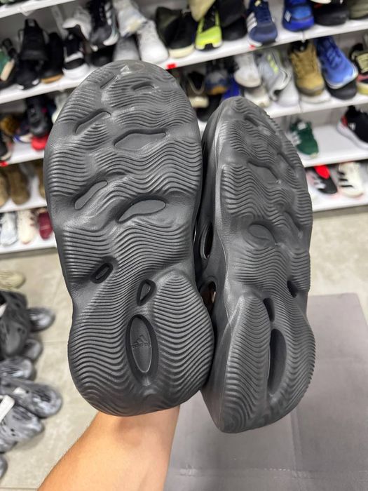 ОРИГІНАЛ 100% Кросівки Тапочки чоловічі Adidas Yeezy Foam Runner Black HP8739 46
