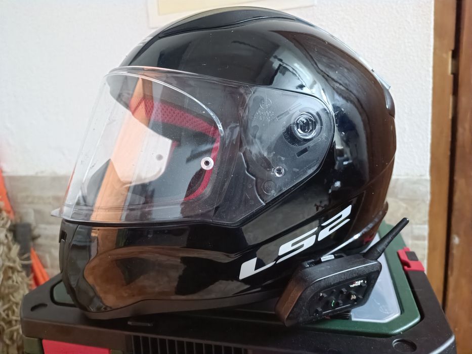 Capacete LS2 com comunicador XS