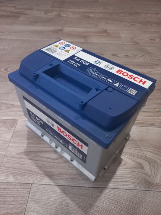 Акамулятор Bosch S4 60Ah
