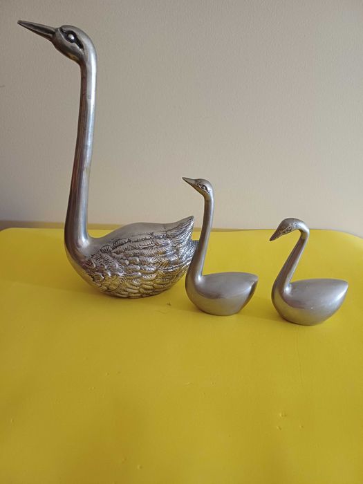 Família de 3 Cisnes em Estanho