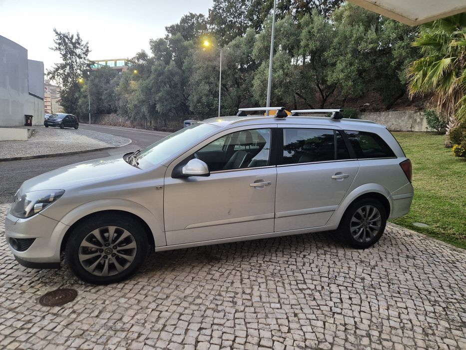 Opel astra 1.7 cdti 125 cv Nacional — photo 4