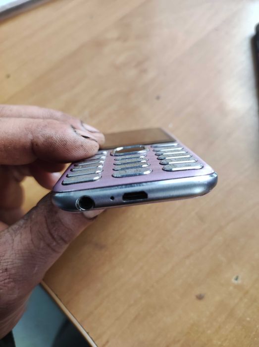 Продам телефон сігма