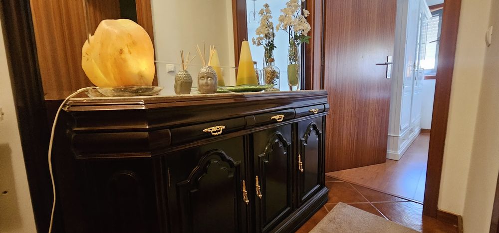 Vendo Móvel aparador cerejeira com mais de  35 Anos