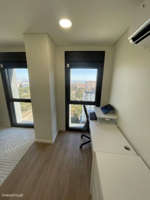 Estúdio - localizado em Olaias Lisbon