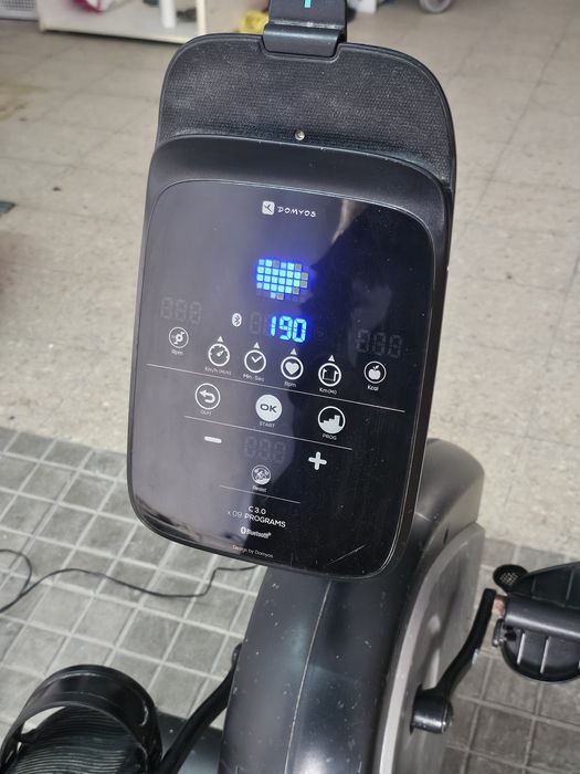 Bicicleta estática Domyos da Decathlon .