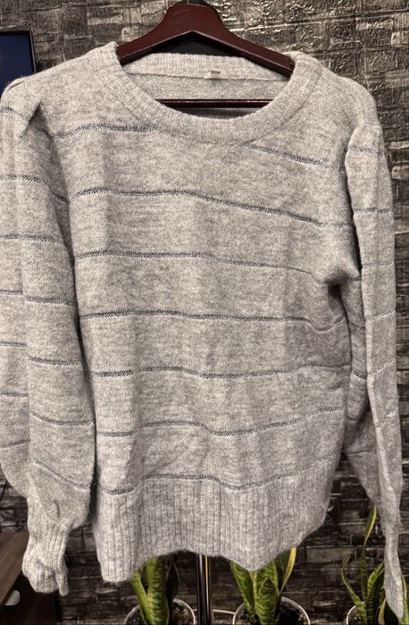 Nowy sweter M bufiaste rękawy szary ze srebrną nitką