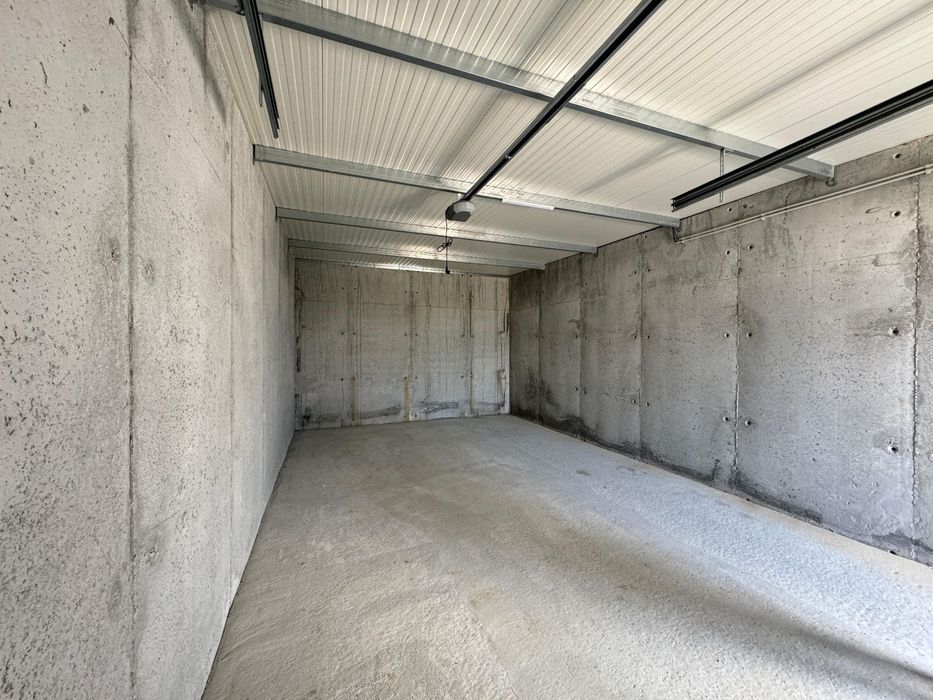 Box / garagem c/iluminação natural