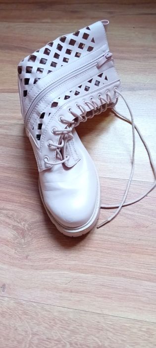 Buty wyższe rozm 36