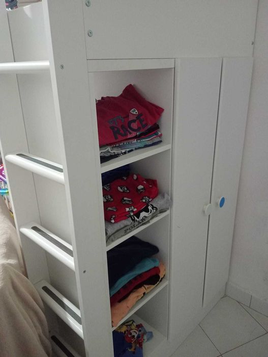 Cama de criança tipo beliche