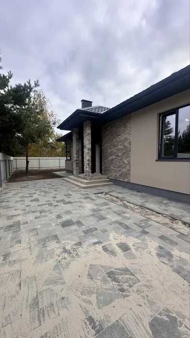 Продаж одноповерхового БУДИНКУ Ворзель 128 м2 на 5.7 сотках ГАЗ