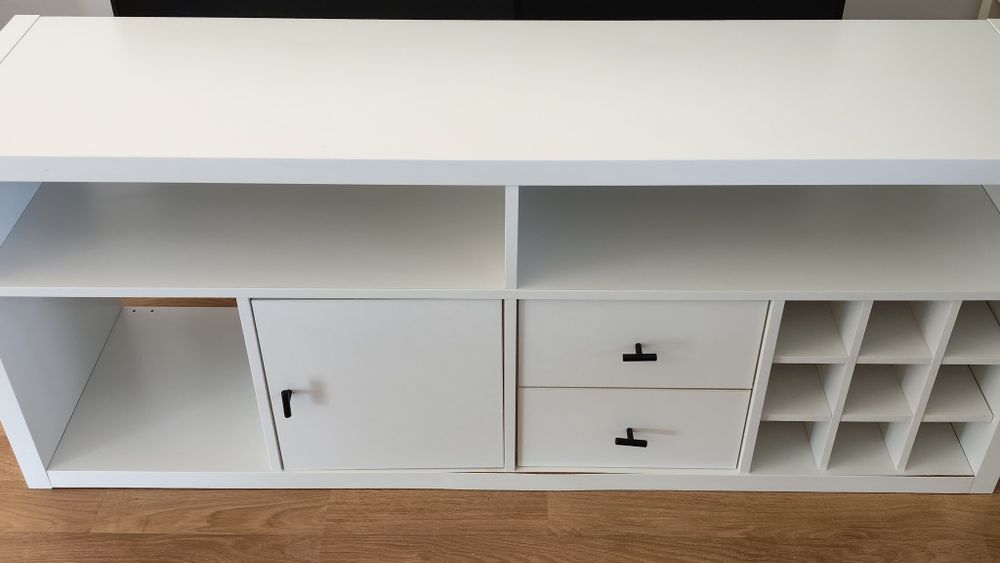Rack IKea para TV, branco com acessorios