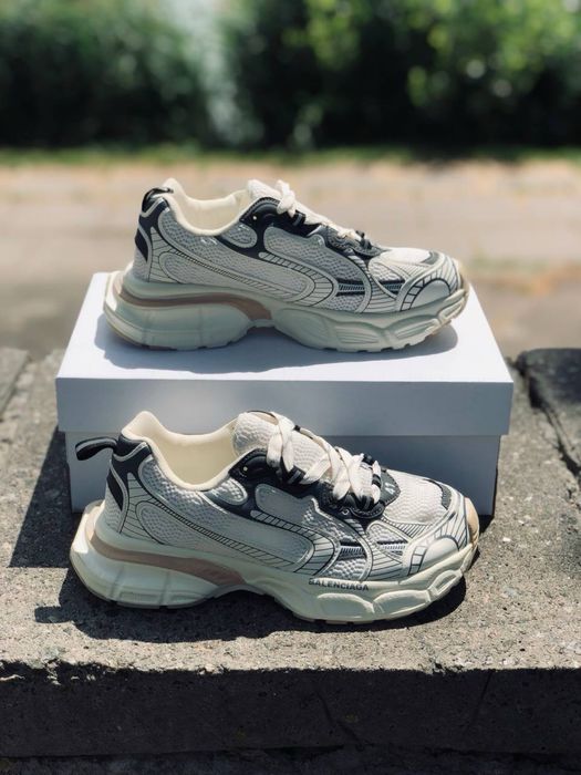 Balenciaga мужские / мало размеров/кожаные кроссовки со скидкой сезона