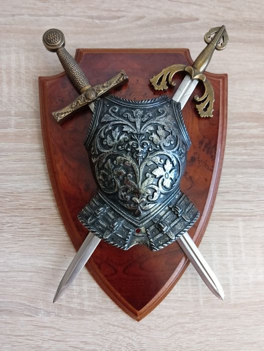 Ozdobna Panoplia dwa miecze