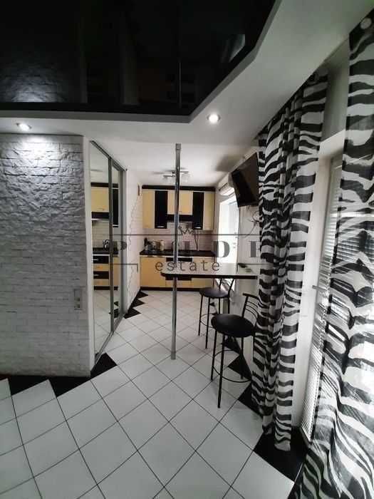 Продається затишна студія 30 м²  6 поверх по вул. Червоної Калини, 4а