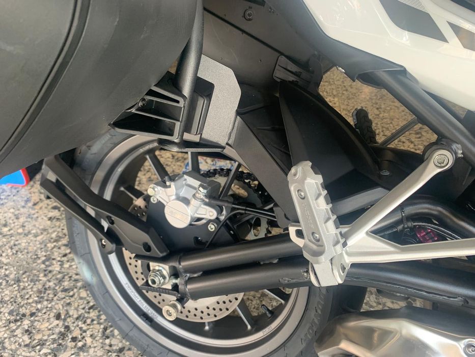 Benelli TRK 502 de 2022 optimo Estado, Kit Malas, Farois Auxiliares