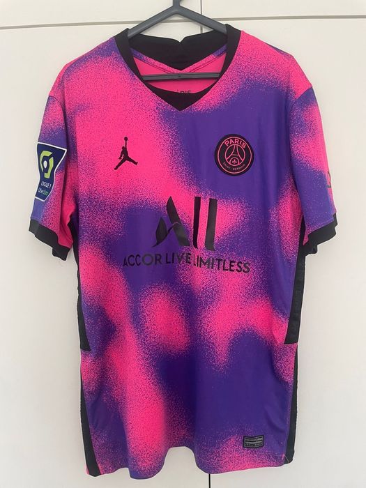 Camisolas de futebol Novas / Segunda mão