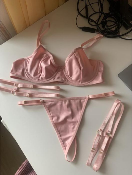 Комплект спідньої білизни з портупеями, нижня білизна