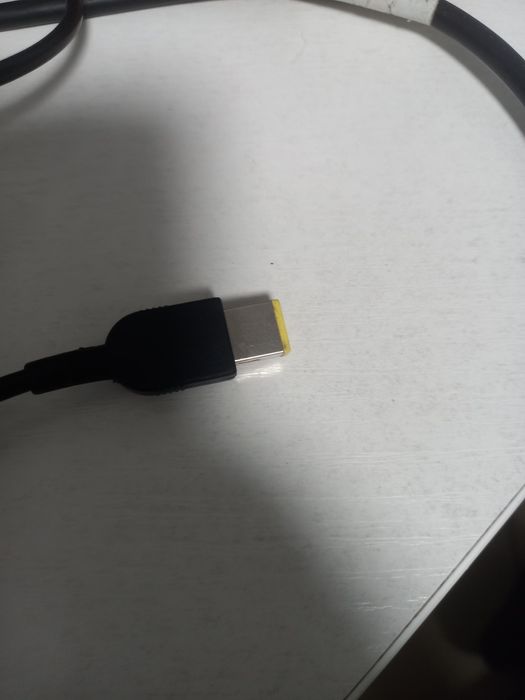 Зарядное устройство от ноутбука Леново