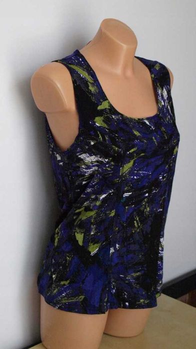 Wielokolorowa bluzeczka na szerokich ramiączkach