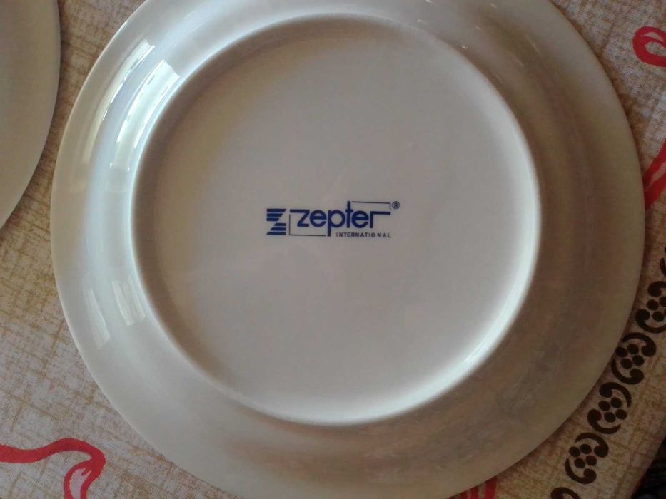 Тарелки разные современные