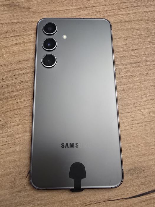 Samsung s24  /  8/256gb