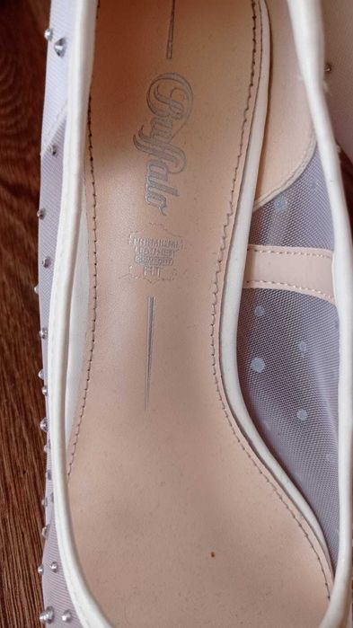 Buty ze skóry  z cyrkoniami