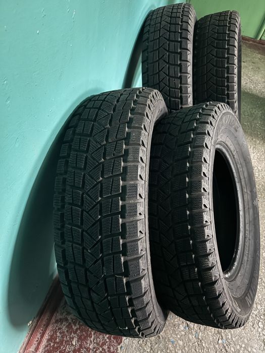 Шины зима 215/70