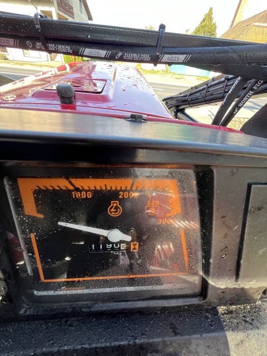 Traktor Shibaura S330 km z ładowaczem łyzka otwierana