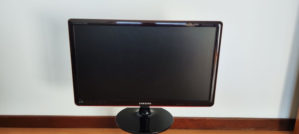 TV Samsung Modelo: T24A350