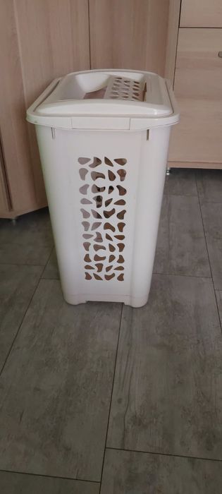 Kosz na pranie beżowy
