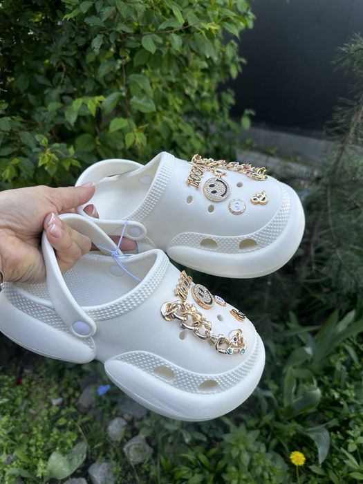 Жіночі крокси із джибітсами