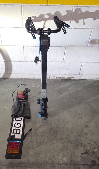 Suporte para 3 bicicletas com  conjunto de luz traseira