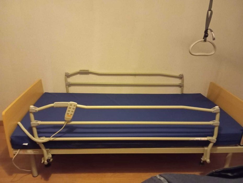 Cama articulada com motor